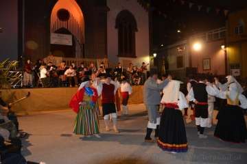 Centro y Anzar, de Telde, en el III Festival Folclórico Herencias (Foto Francisco Javier Santana)